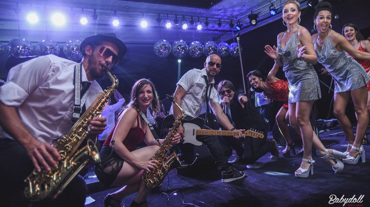 BANDAS DE COVERS / Contratar Bandas de Covers para Fiestas y Eventos. 15 BANDAS DE COVERS / Contratar Bandas de Covers / BABYDOLL covers para Fiestas