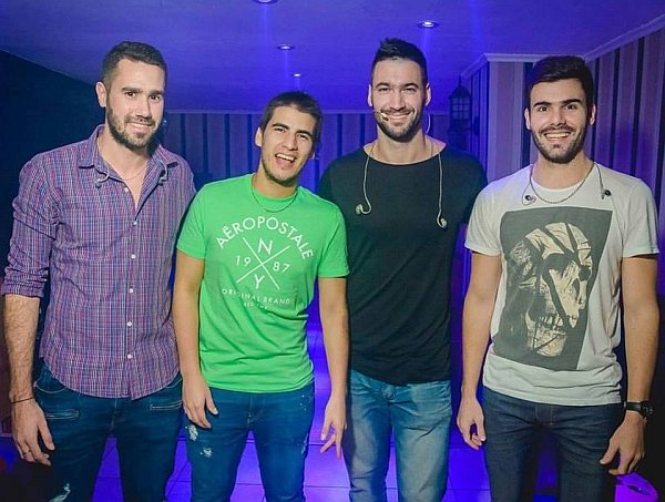 Contratar a LA CACHIRLA al: 011 5452-1766 / Banda de Covers para Fiestas y Eventos Contratar a LA CACHIRLA al: 011 5452-1766 / Banda de Covers para Fiestas y Eventos