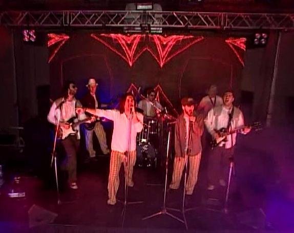Contratar a THE ACÁ al: 011 5452-1766 / Banda de Covers para Fiestas y Eventos