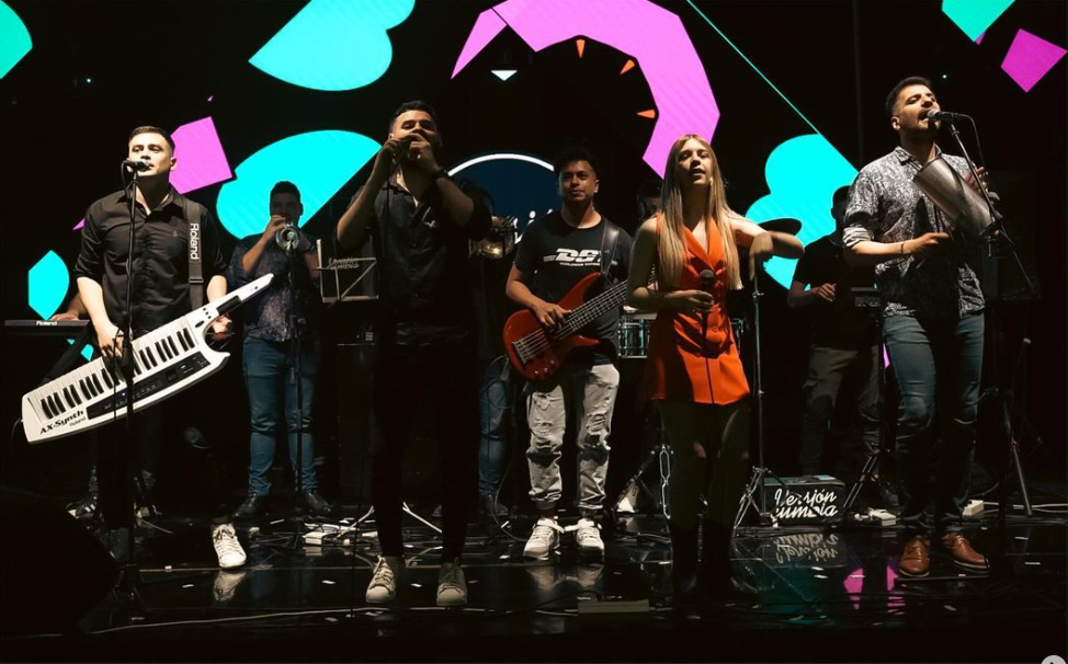 Contratar a VERSION CUMBIA al: 011 5452-1766 / Banda de Covers para Fiestas y Eventos Contratar a VERSION CUMBIA al: 011 5452-1766 / Banda de Covers para Fiestas y Eventos