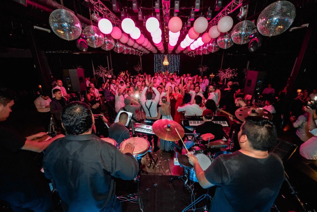 123 CUMBIA Contacto al: 011 5452-1766 / Banda de Covers para Fiestas 123 CUMBIA Contacto al: 011 5452-1766 / Banda de Covers para Fiestas