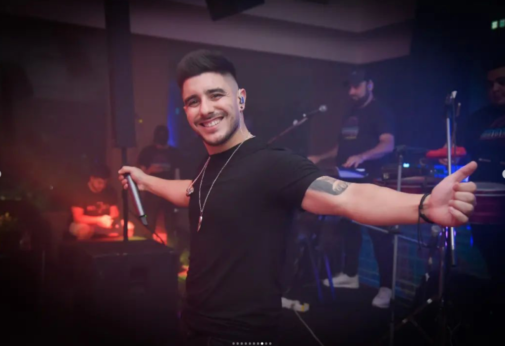 MONAMI Contacto al: 011 5452-1766 / Banda de Covers para Fiestas MONAMI Contacto al: 011 5452-1766 / Banda de Covers para Fiestas