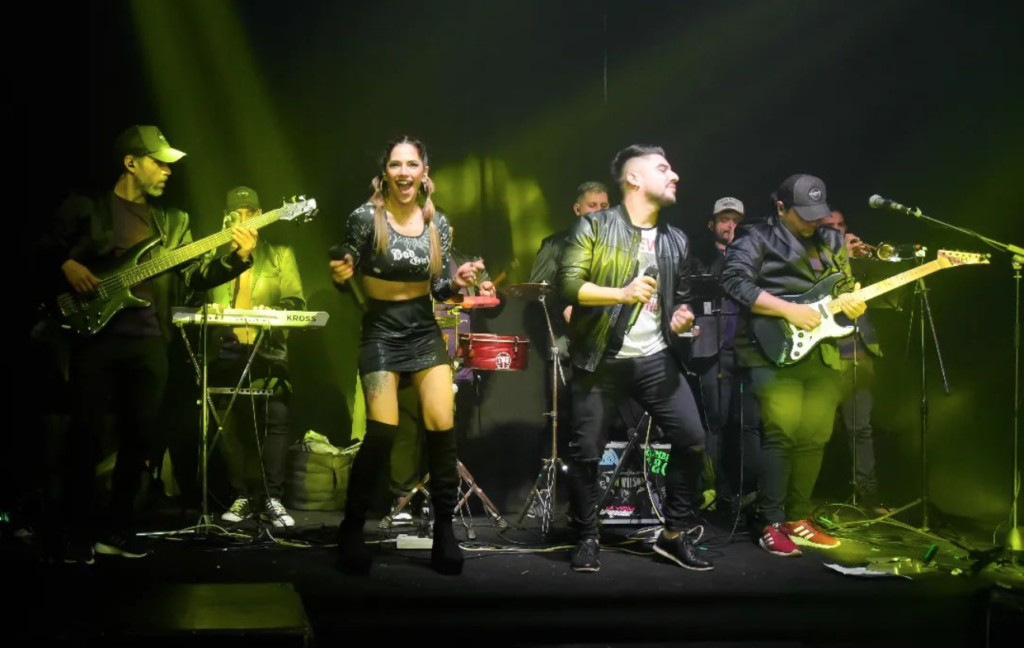 Contratar a MONAMI al: 011 5452-1766 / Banda de Covers para Fiestas y Eventos MONAMI Contacto al: 011 5452-1766 / Banda de Covers para Fiestas