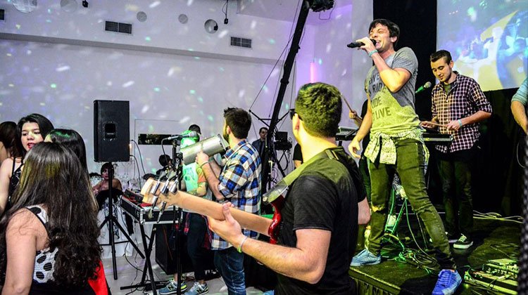 CAFECITOS Contacto al: 011 5452-1766 / Banda de Covers para Fiestas